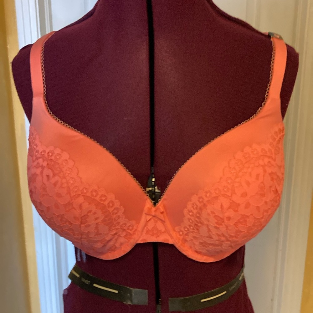 VS Body By Victoria perfect coverage underwire bra
